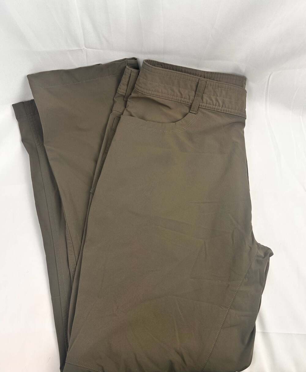 Swiss Tech Men's Outdoor Performance Cargo Pant - Olive Green - 34W x 30L